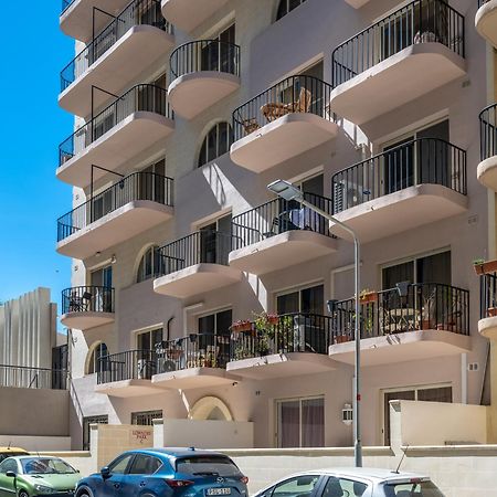 Spacious 3 Bedroom Apartment In The Heart Of St Julians Сент Джулианс Экстерьер фото