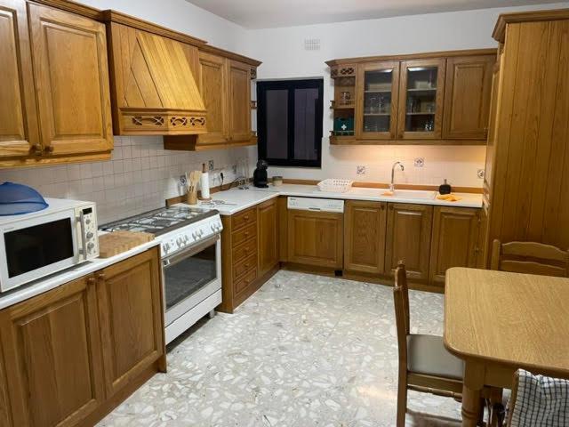 Spacious 3 Bedroom Apartment In The Heart Of St Julians Сент Джулианс Экстерьер фото