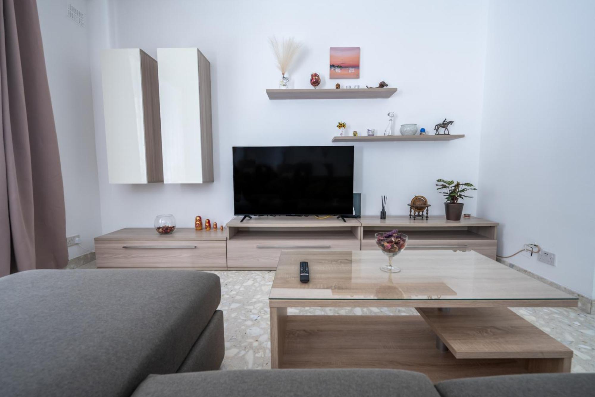 Spacious 3 Bedroom Apartment In The Heart Of St Julians Сент Джулианс Экстерьер фото
