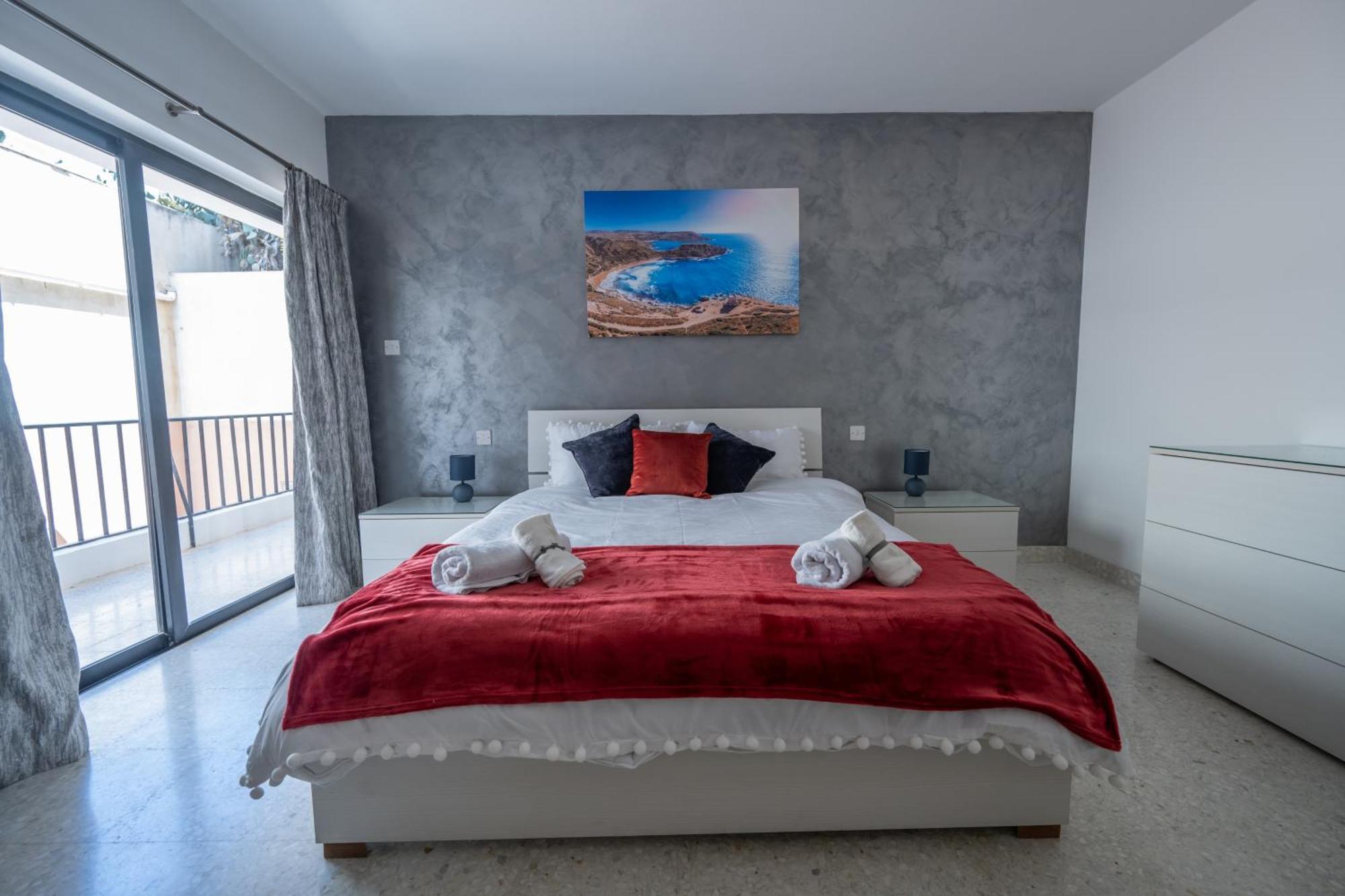 Spacious 3 Bedroom Apartment In The Heart Of St Julians Сент Джулианс Экстерьер фото
