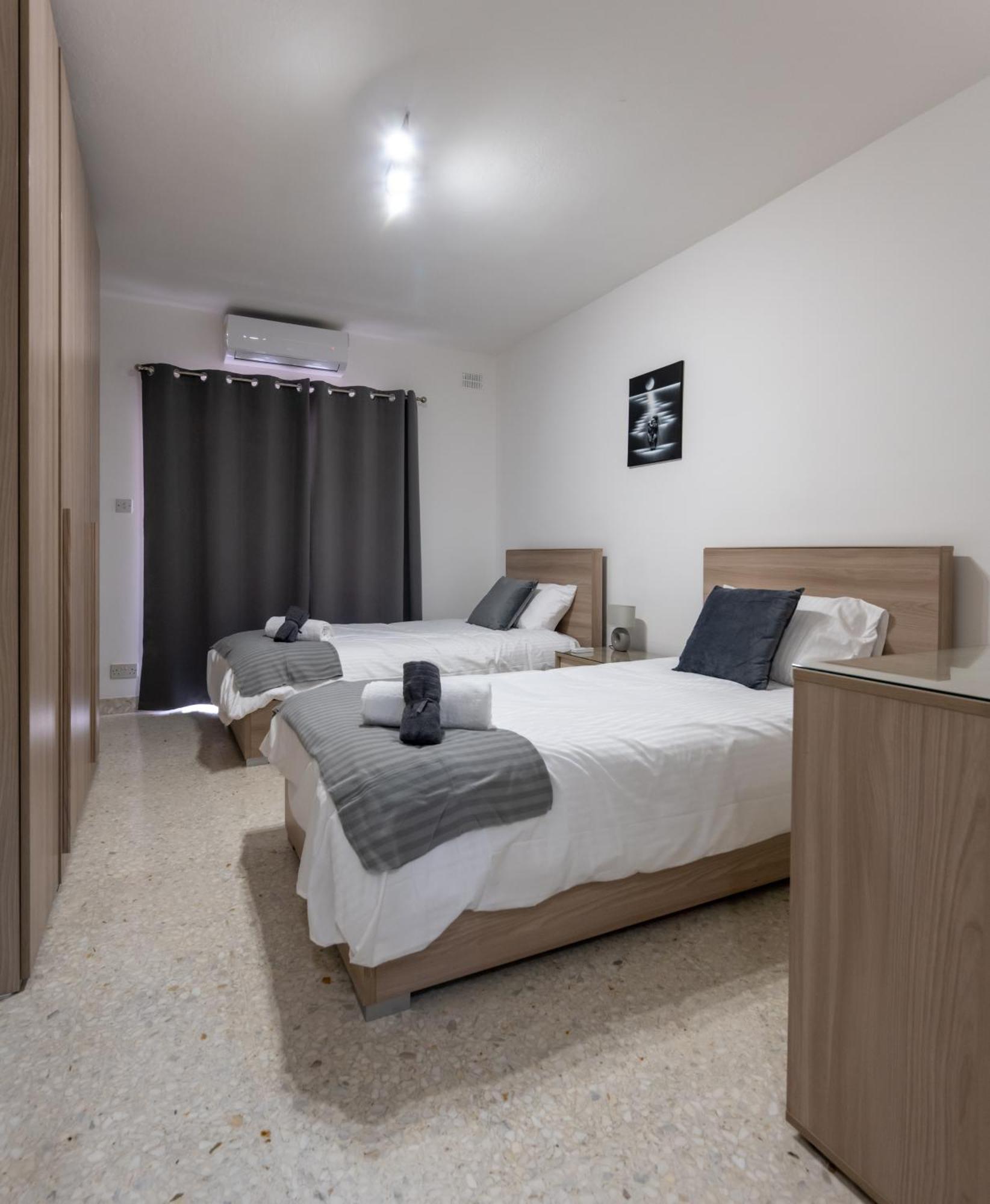Spacious 3 Bedroom Apartment In The Heart Of St Julians Сент Джулианс Экстерьер фото