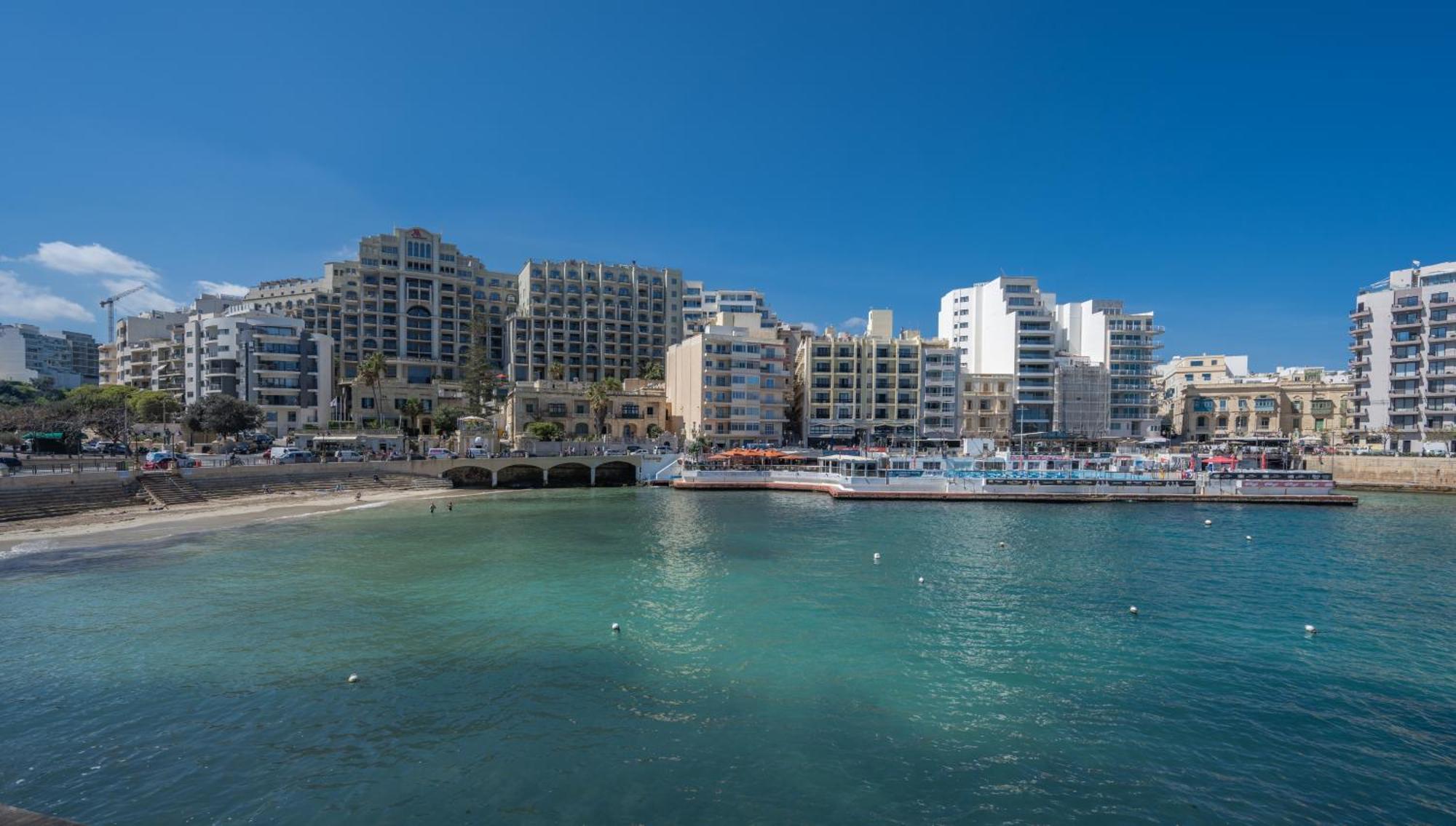 Spacious 3 Bedroom Apartment In The Heart Of St Julians Сент Джулианс Экстерьер фото