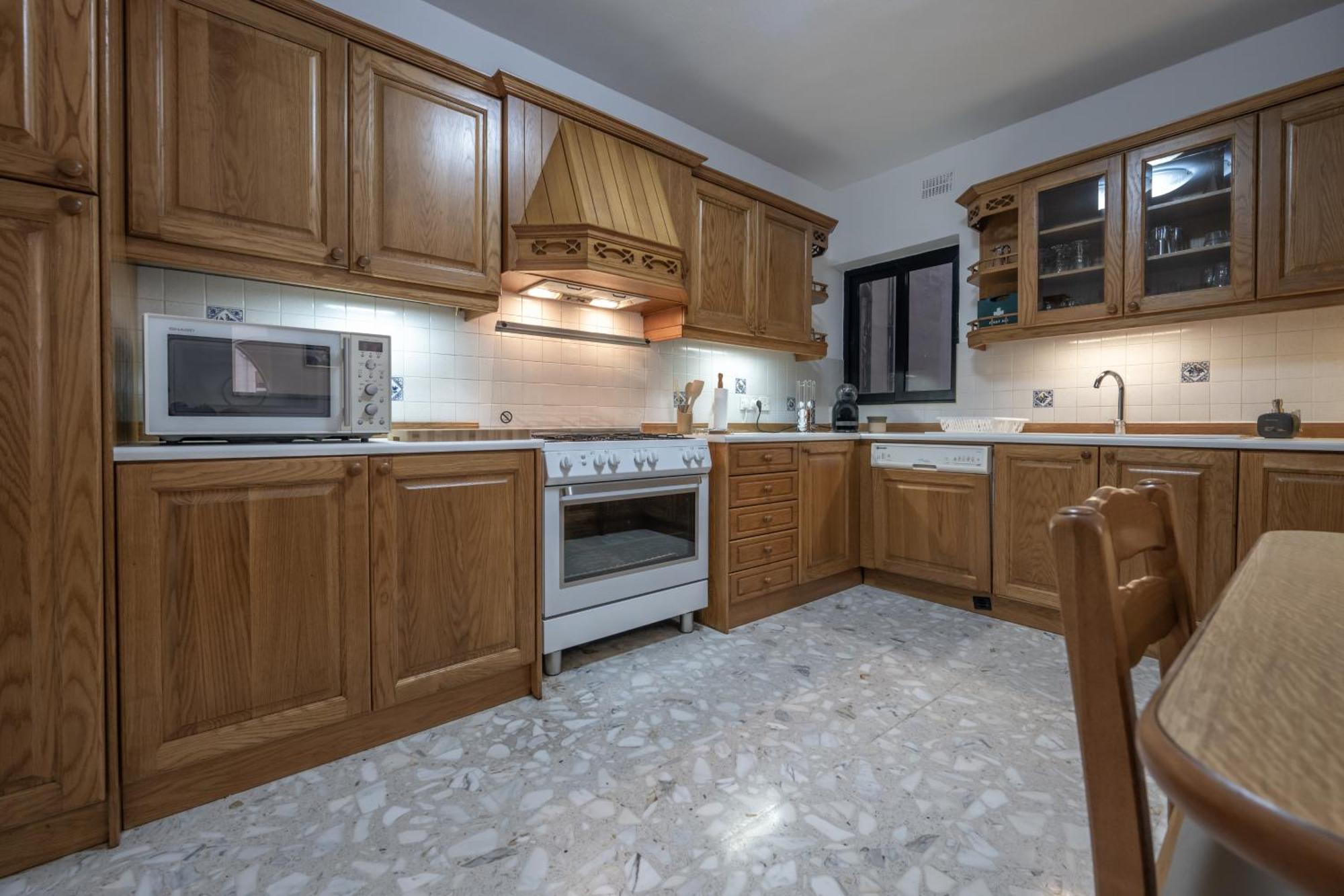 Spacious 3 Bedroom Apartment In The Heart Of St Julians Сент Джулианс Экстерьер фото