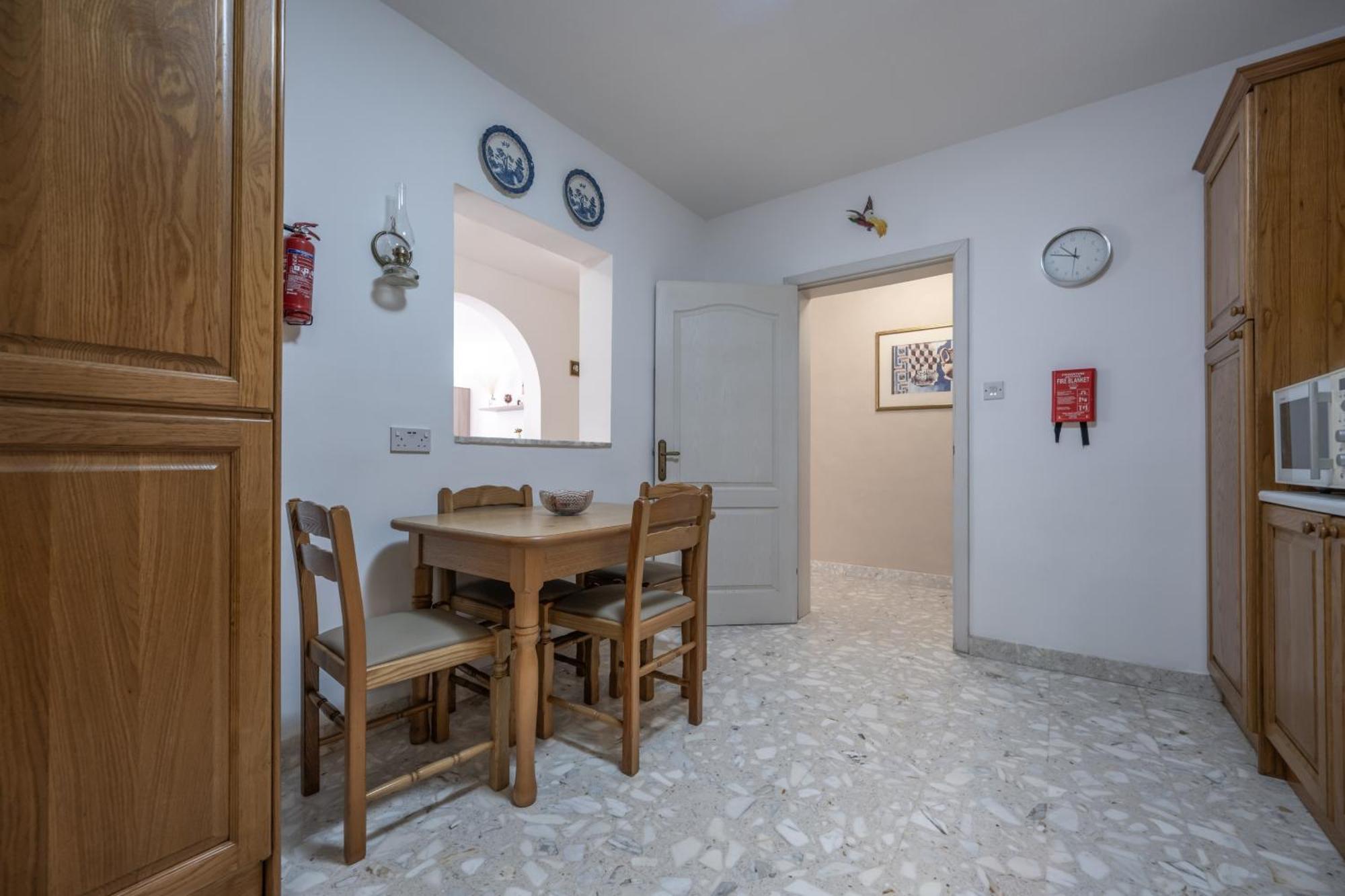 Spacious 3 Bedroom Apartment In The Heart Of St Julians Сент Джулианс Экстерьер фото