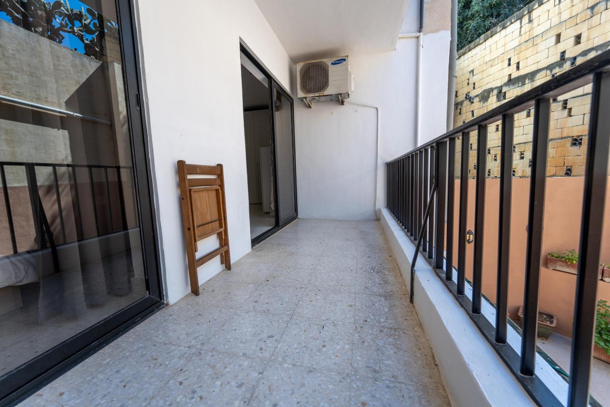 Spacious 3 Bedroom Apartment In The Heart Of St Julians Сент Джулианс Экстерьер фото